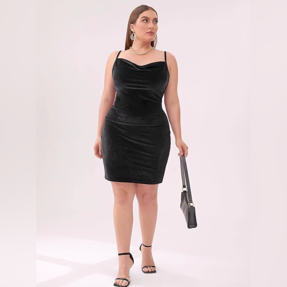 Velvet Bodycon Mini Dress - Picture 5 of 6